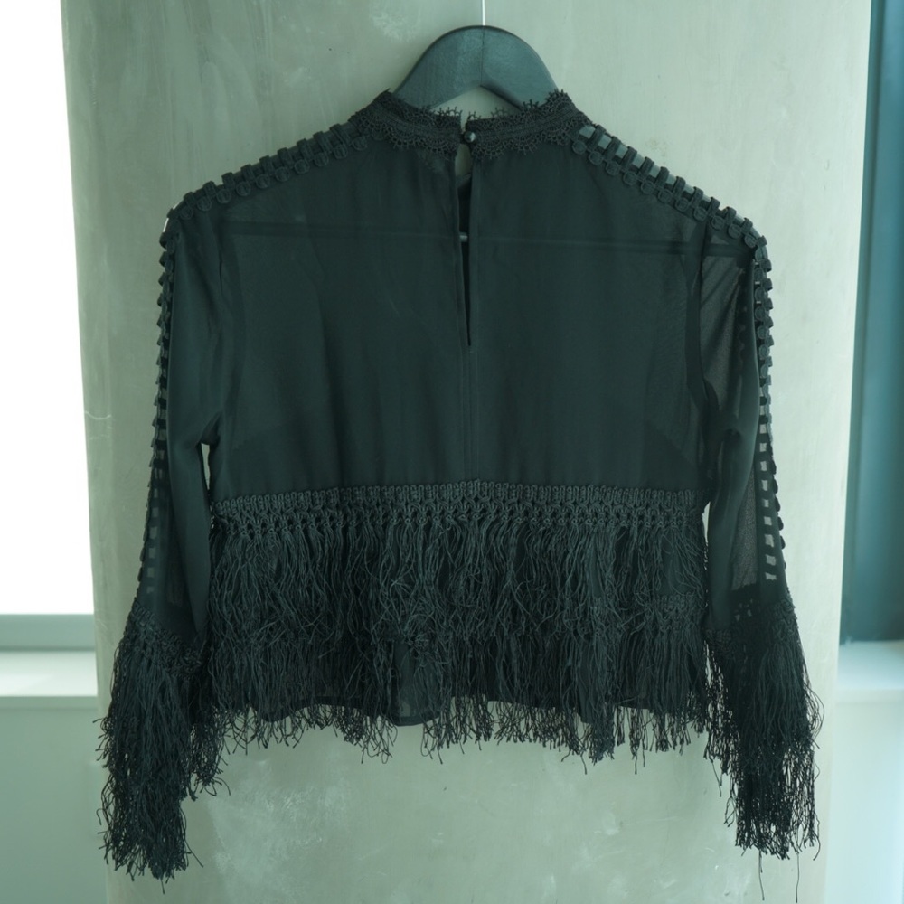 ⚡️Sample Sale⚡️Black Fringe Crop Top - Picture 3 of 8